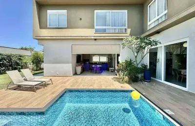 Casa em condomínio alphaville granja viana  4 suítes e 6 vagas