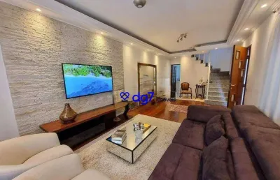 Casa em rua fechada e sem saída, com 3 dormitórios, 3 vagas e piscina