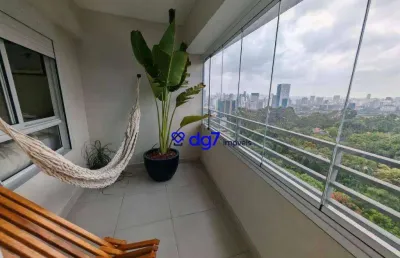 Lindo apartamento com 2 quartos, ampla varanda e vista livre para o jóquei clube