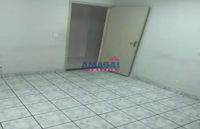 Sala comercial à venda na vila pinheiro, jacareí  por r$ 640.000