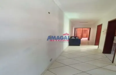 Casa com 3 quartos à venda na cidade salvador, jacareí  por r$ 380.000