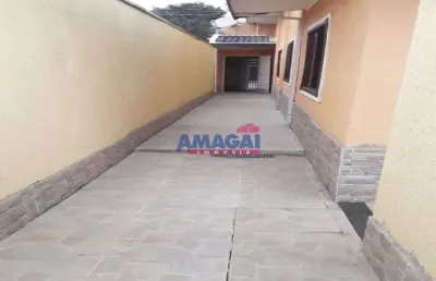 Casa com 3 quartos à venda na cidade salvador, jacareí  por r$ 742.000