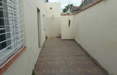 Casa com 3 quartos para alugar no centro, jacareí  por r$ 3.000