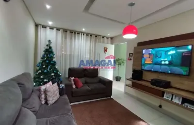 Casa com 3 quartos à venda na cidade salvador, jacareí  por r$ 530.000