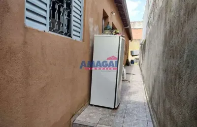 Casa com 2 quartos à venda no parque imperial, jacareí  por r$ 190.000