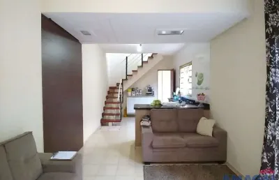 Casa com 3 quartos à venda no parque dos príncipes, jacareí  por r$ 385.000