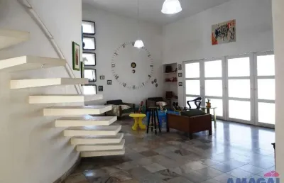 Casa com 3 quartos à venda no centro, jacareí  por r$ 1.600.000