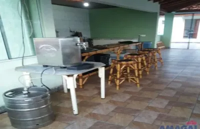 Casa com 3 quartos à venda no centro, jacareí  por r$ 700.000