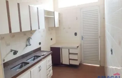 Casa com 3 quartos à venda no jardim liberdade, jacareí  por r$ 750.000