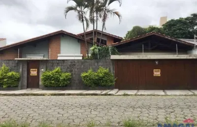 Casa com 3 quartos à venda no jardim siesta, jacareí  por r$ 1.230.000