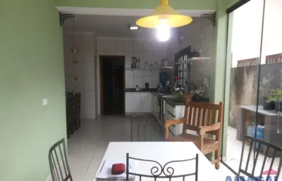 Casa com 4 quartos à venda no parque califórnia, jacareí  por r$ 680.000