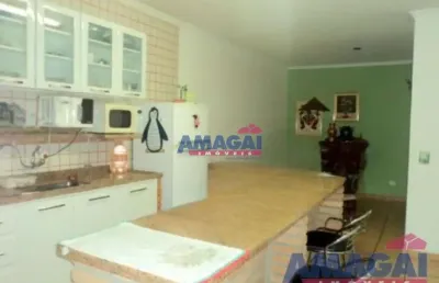 Casa com 6 quartos à venda no centro, jacareí  por r$ 800.000