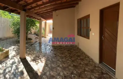 Casa com 3 quartos à venda no jardim do vale, jacareí  por r$ 375.000