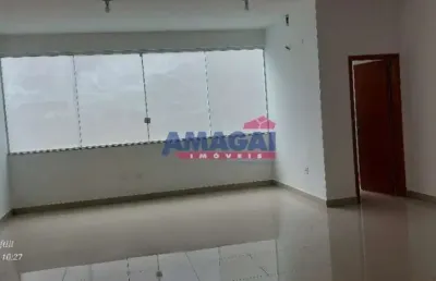 Sala comercial para alugar no loteamento villa branca, jacareí  por r$ 1.600