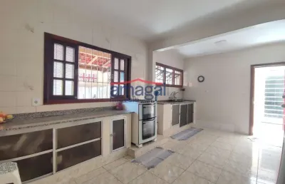 Casa com 3 quartos à venda na cidade jardim, jacareí  por r$ 400.000
