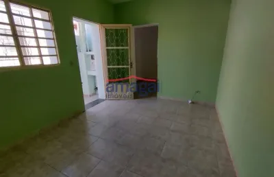 Casa com 2 quartos para alugar no centro, jacareí  por r$ 1.500