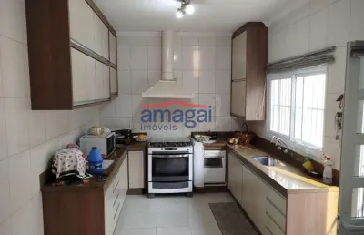 Casa com 3 quartos à venda na cidade jardim, jacareí  por r$ 780.000