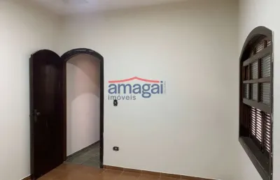 Casa com 3 quartos para alugar no jardim emília, jacareí  por r$ 1.900