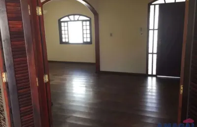Casa com 3 quartos para alugar no jardim santa maria, jacareí  por r$ 3.800