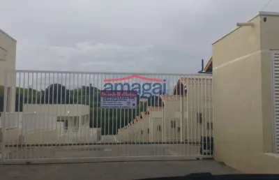 Casa em condomínio fechado com 2 quartos para alugar no jardim nova esperança, jacareí  por r$ 1.800