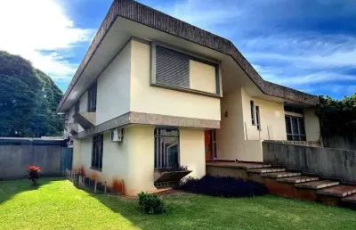 Casa com 4 quartos à venda na Rua Professor Guido Inácio Bersch, 220, Zona 07, Maringá