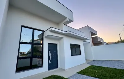 Belíssima casa localizado em potecas (loteamento alta vista) em são josé/sc