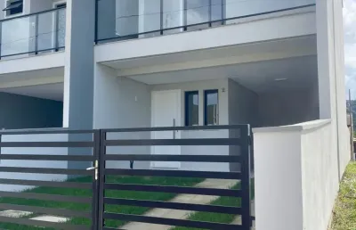 Excelente sobrado localizado em forquilhas ( loteamento lisboa ii ) em são josé/sc