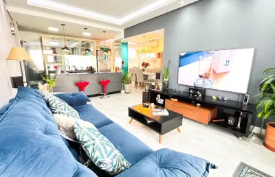 Apartamento mobiliado com quintal privativo e vista para o mar em coqueiros