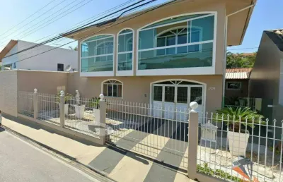 Casa com 3 dormitórios à venda, 220 m² por r$ 950.000,00 - ipiranga - são josé/sc