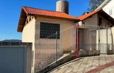 Casa com 3 quartos à venda na rua doutor eros merlin, 67, centro, florianópolis por r$ 1.650.000