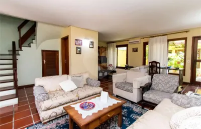 Casa com 3 quartos à venda na Avenida Lageado, Petrópolis, Porto Alegre