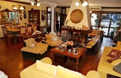 Casa com 6 quartos à venda na Rua Cariri, Vila Assunção, Porto Alegre