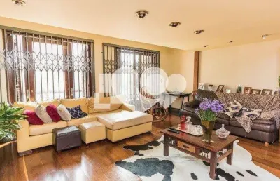 Casa com 4 quartos à venda na Rua Professor Fernando Carneiro, Três Figueiras, Porto Alegre