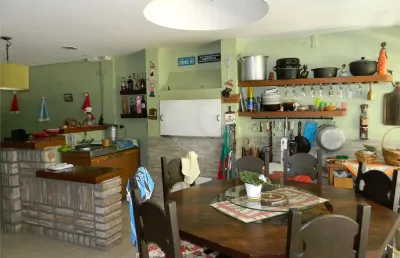 Casa com 4 quartos à venda na Avenida Mariland, Auxiliadora, Porto Alegre