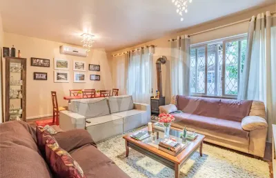Casa com 3 quartos à venda na Rua Carlos Legori, Passo da Areia, Porto Alegre