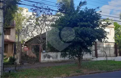 Terreno à venda na Avenida José Gertum, Chácara das Pedras, Porto Alegre