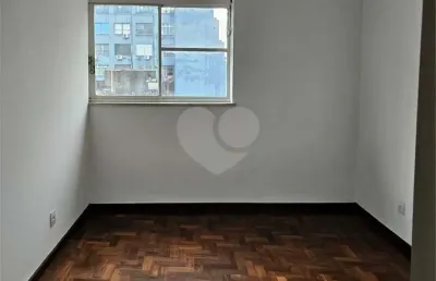Sala comercial à venda na Rua Doutor Flores, Centro Histórico, Porto Alegre