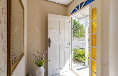 Casa com 4 quartos à venda na Rua Graciano Azambuja, Partenon, Porto Alegre