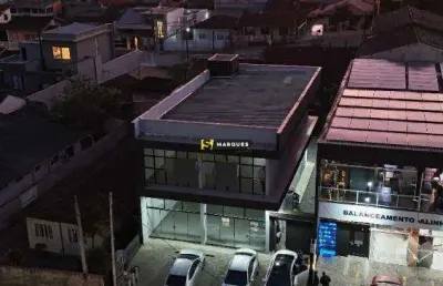 Prédio comercial recém construído, disponível para locação no bairro petrópolis com boehmerwald