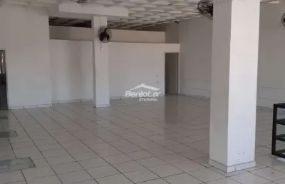 Sala comercial 200 m² com banheiro, vestiário com box e chuveiros,  pia em granito, iluminado, e be