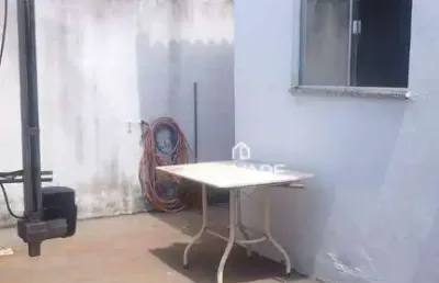 Casa com 2 dormitórios à venda, 45 m² por r$ 230.000,00 - jardim flamboyant - itumbiara/go
