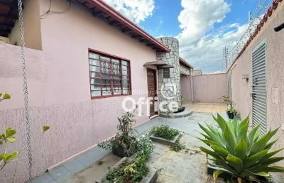 Casa com 3 dormitórios à venda, 320 m² por r$ 790.000,00 - batista - anápolis/go