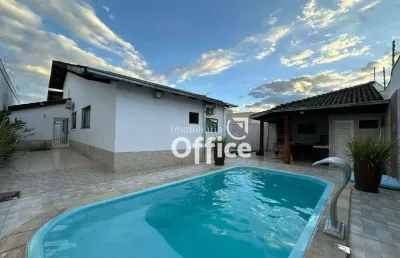 Casa com 4 quartos sendo 2 suítes à venda, 235 m² por r$ 950.000 - anápolis city - anápolis/go