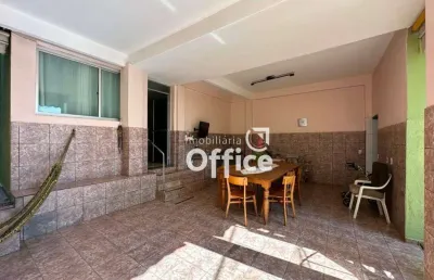 Casa com 5 dormitórios à venda, 250 m² por r$ 550.000,00 - setor central - anápolis/go