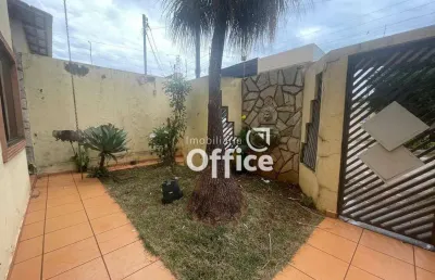 Sobrado à venda,  por r$ 900.000 - alvorada - anápolis/go