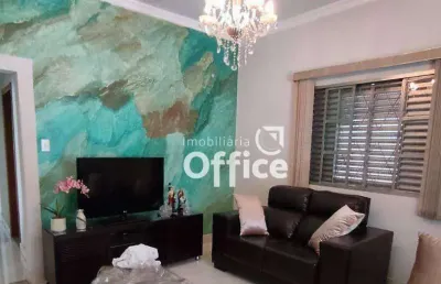 Casa com 3 quartos à venda, 300 m² por r$ 450.000 - setor central - anápolis/go