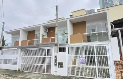 Casa com 2 quartos para alugar na rua olavo bilac, 169, velha, blumenau, 75 m2 por r$ 2.500