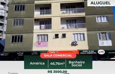 Casa comercial para alugar na Rua Orestes Guimarães, 700, América, Joinville