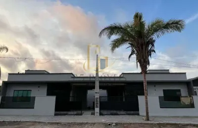 Casa geminada de 2 quartos sendo 1 suite no bairro itacolomi em balneario picarras.