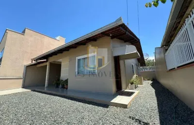 Excelente casa mobiliada com 3 quartos sendo 1 suite, no bairro itacolomi em balneario picarras.